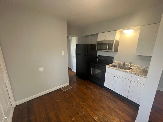 Photo - 627 N Tibbs Ave