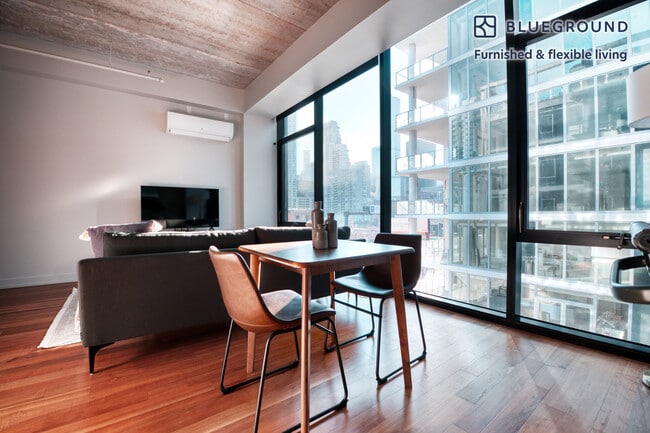 Photo - 676 N La Salle Dr Unit FL5-ID891