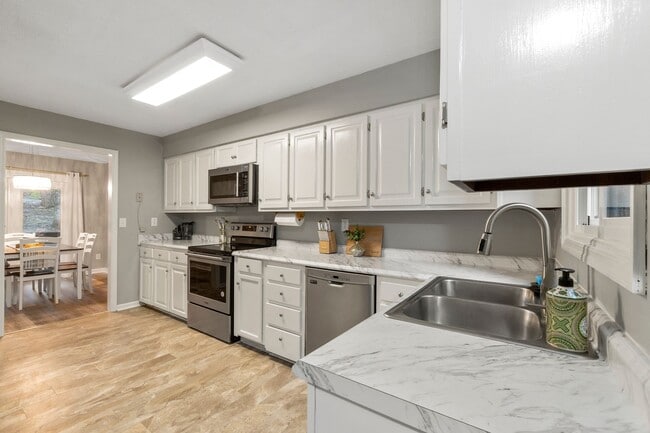 Photo - 1207 Timbers Ln