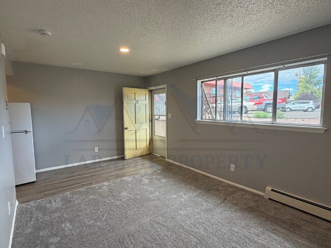 702 Downey St