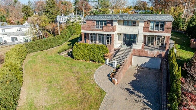 Photo - 25 Edgewater Ln
