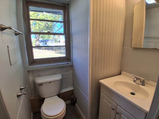 Photo - 212 Edwards-