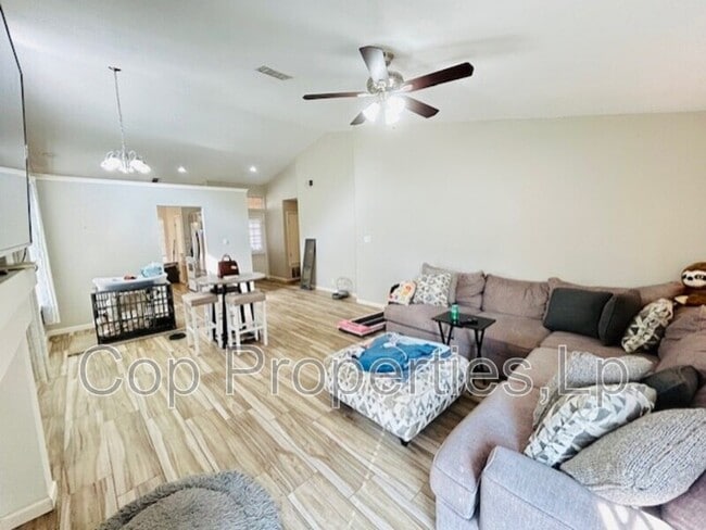 Photo - 6338 Broadmeadow