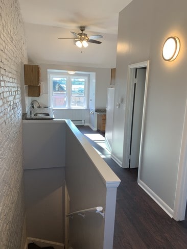 Building Photo - 7 S Morton Ave Unit 3