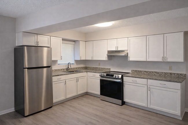 Building Photo - Heritage Oaks @ Navco (Promotion!)