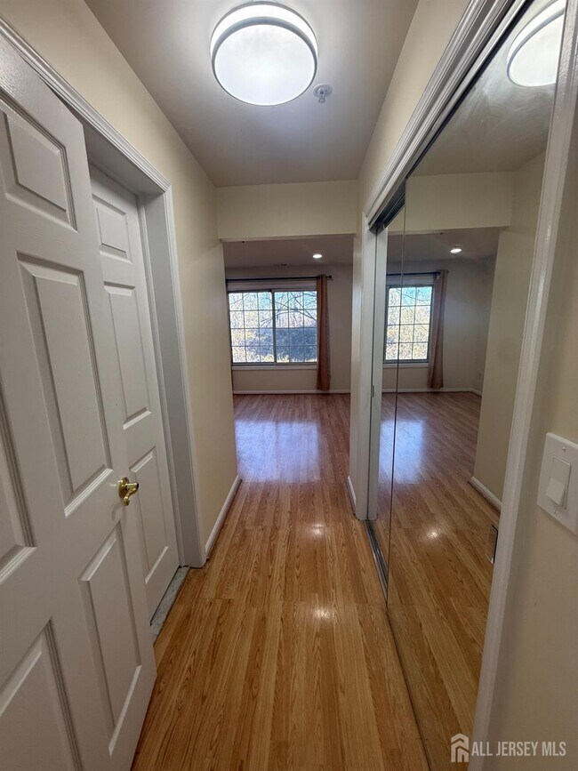 Photo - 828 Waterford Dr