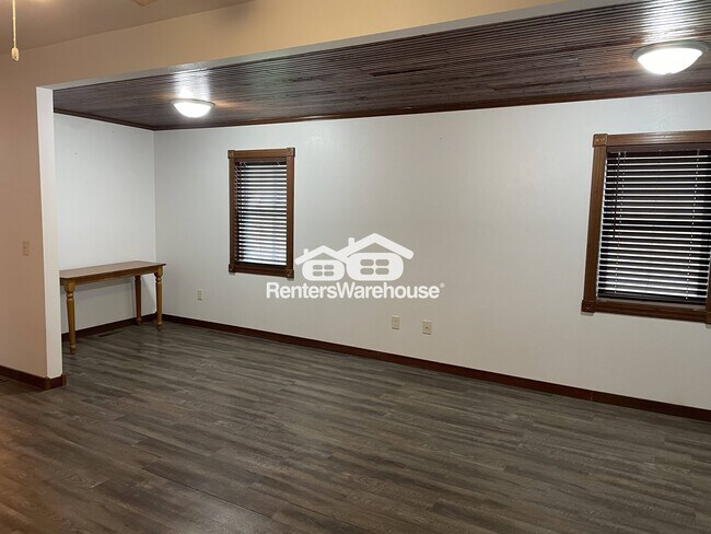 Photo - 318 Keller Ave N