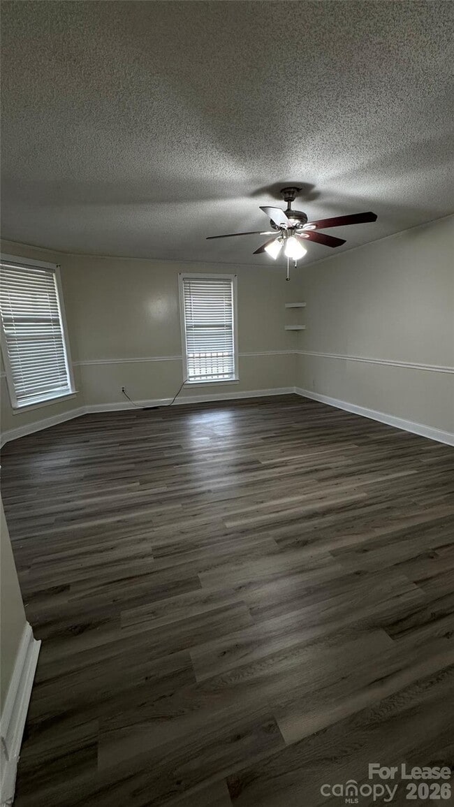 Photo - 181 McGill Ave NW