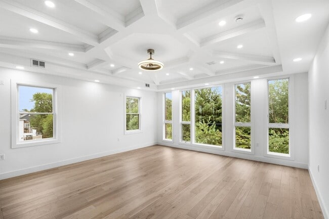 Photo - 125 Collard St