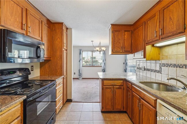Photo - 17 Oak Forest Dr Unit 2