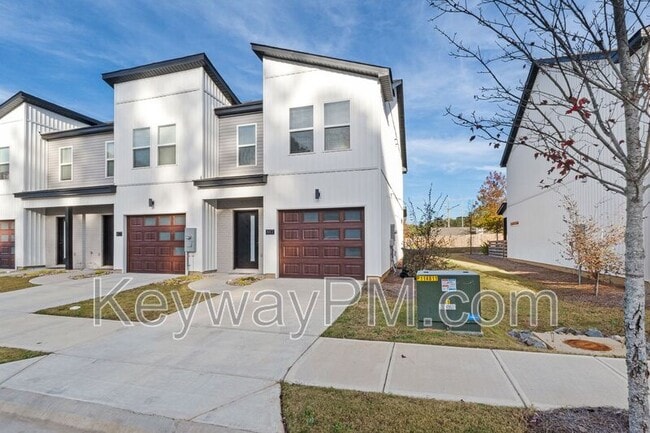 Photo - 847 Felix Wy