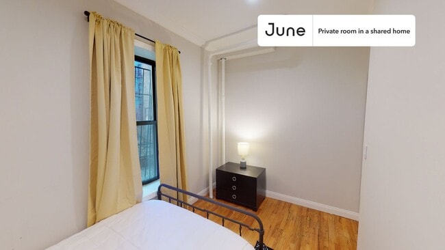 Room in Shared 3 bed/1 bath home in Hamilton Heights