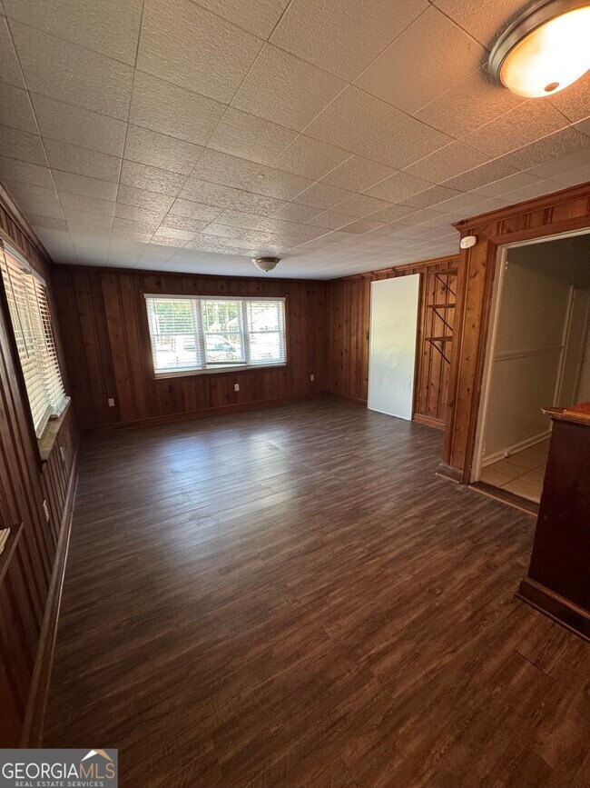 Photo - 1980 S Lumpkin St