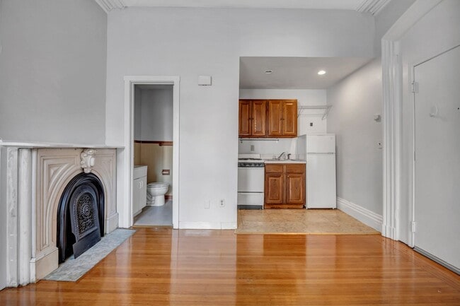 Building Photo - 42 Trumbull Street