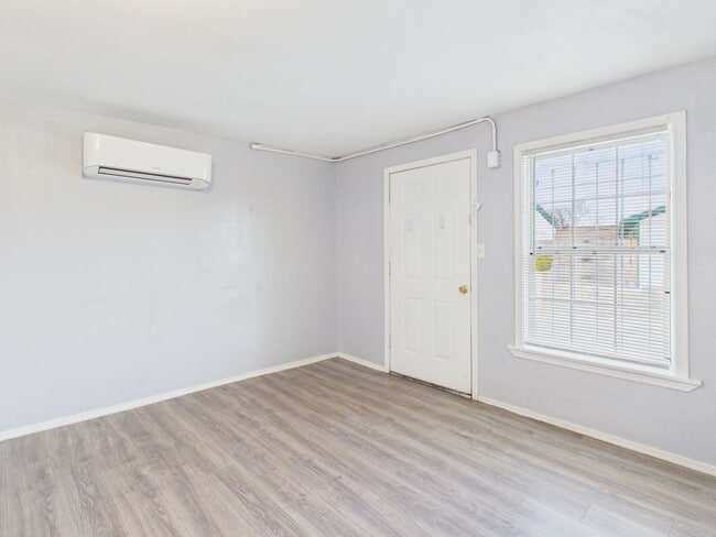 Photo - 2718 Duncan Dr