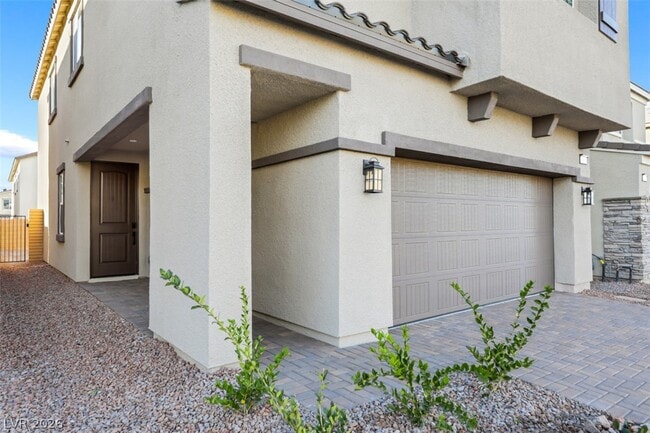 Photo - 863 Greenspire St