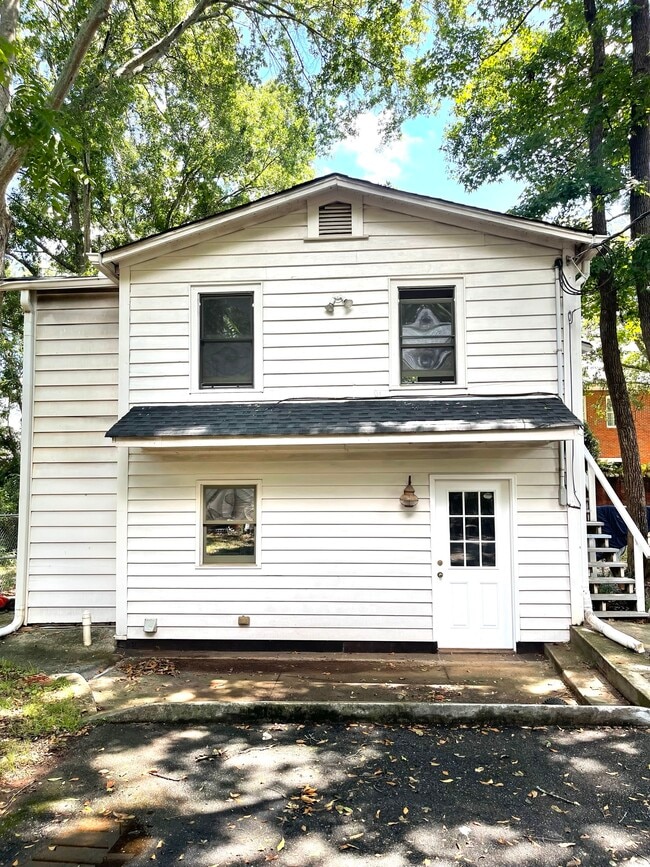 Building Photo - 143 Greenwood Dr Rental