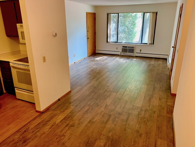 New Floor :) - 1132 E Johnson St Unit 7