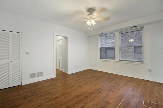 Photo - 3727 N Pine Grove Ave