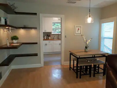 Photo - 1210 E Paris St