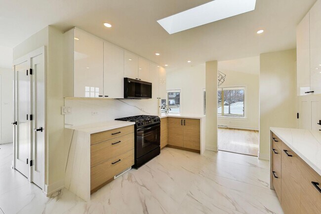 Photo - 909 S Waverly Ave