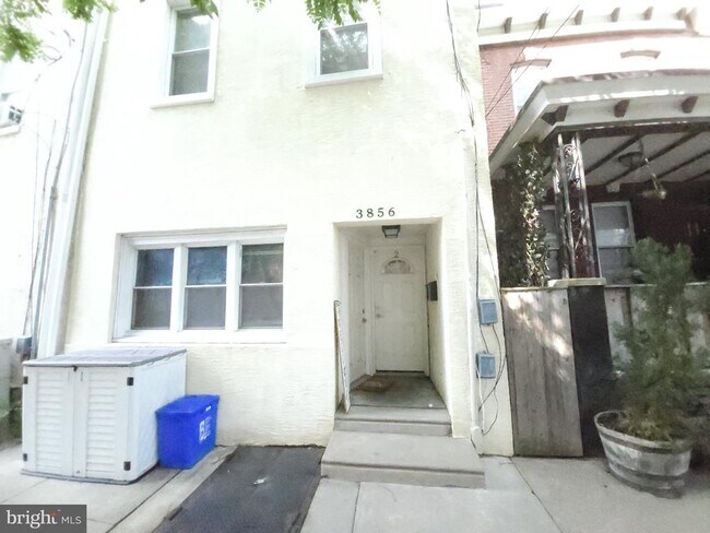 Photo - 3856 Terrace St