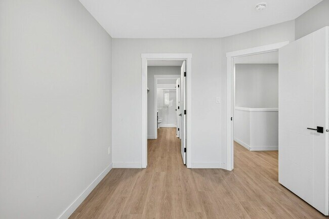 Photo - 10335-10135 135 St NW Unit 2