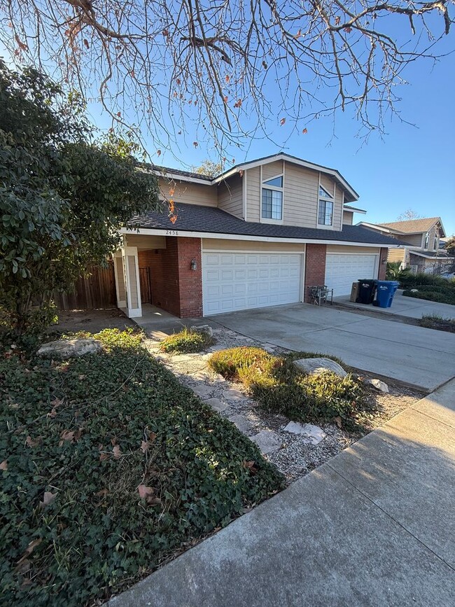 Thousand Oaks - Three Bedroom, 2.5 Bath - Thousand Oaks - Three Bedroom, 2.5 Bath Casa