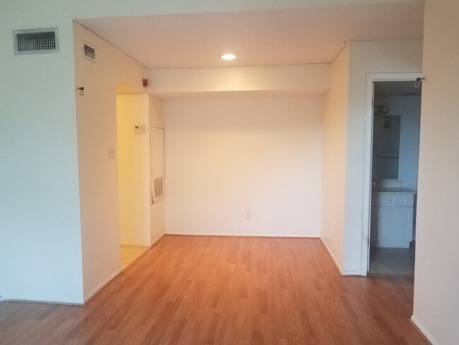 Photo - GREAT LOCATION - 1 BEDROOM 1 BATH AT CABANA KEY CONDOMINIUMS - AMAZING AREA, GATED COMMUNITY WITH...