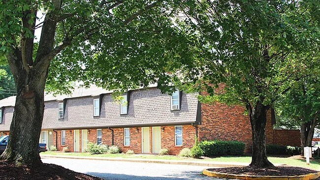 Photo - 1901 Eastway Dr