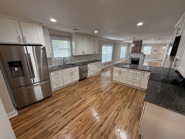 Photo - 40 Booker St NW