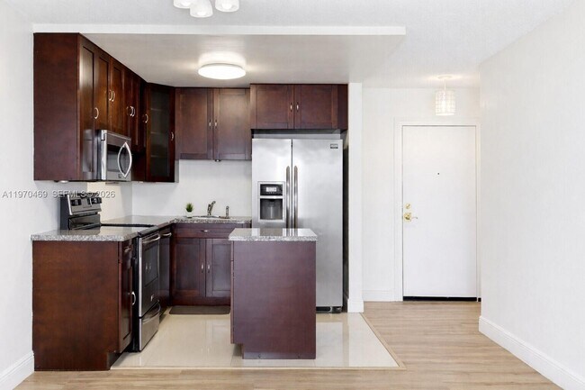 Photo - 3001 SW 2nd St Unit 111C