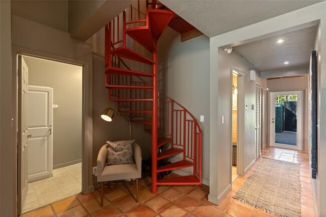 Photo - 228 NE 16th Ter