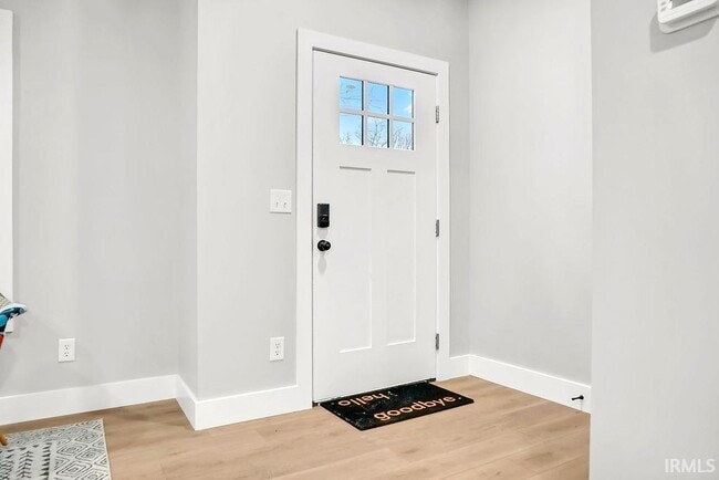 Photo - 1112 N Woodburn Ave