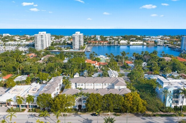 Building Photo - 285 SE 6th Ave