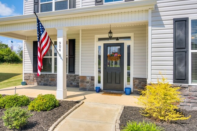 Photo - Available NOW MUST  see in McCoy's Creek