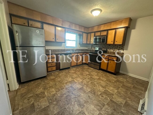 Photo - 3 Bed Home Situated near Hwy. 311 & Local Golf Course