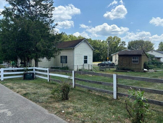 Photo - 308 E Chestnut St