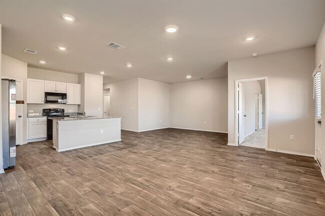 Photo - 5832 Brocade Dr