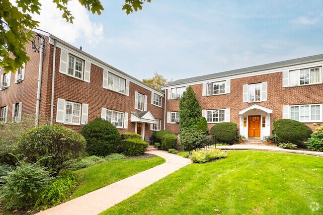 Photo - Huntington Village Co-Op