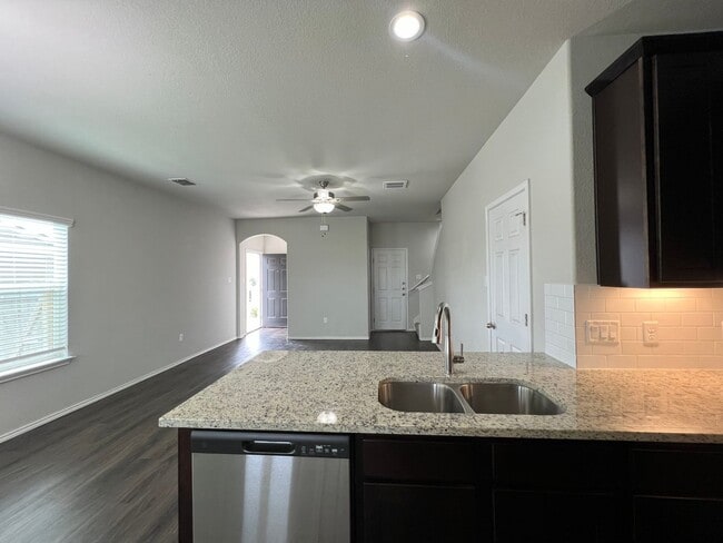 Photo - Luxury 3/2 Duplex in Seguin, Texas