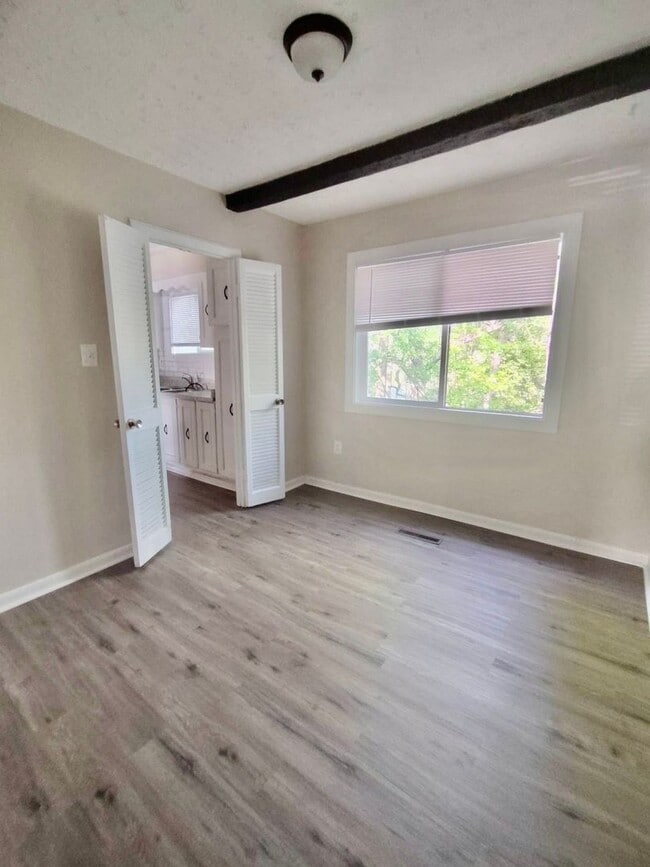 Photo - Spacious 3 Level Stafford Townhouse