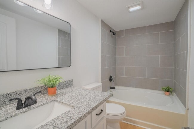 Photo - 30114 Oak St