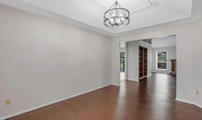 Photo - 1045 Sprinters Row Dr