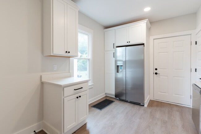 Photo - 1464 E 123rd St