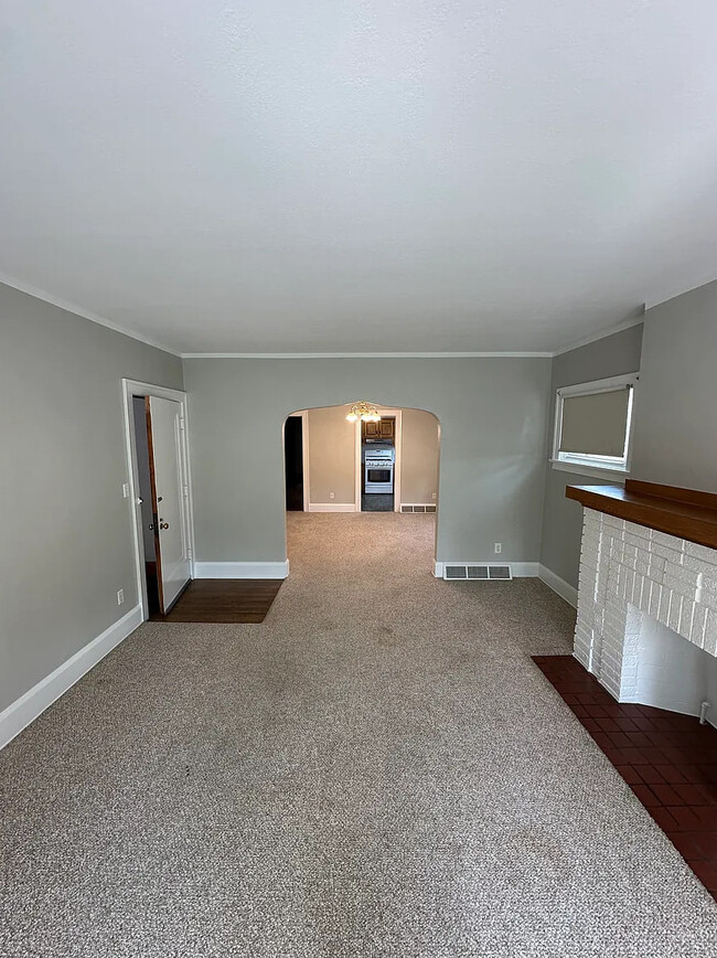 Building Photo - 521 Platt St