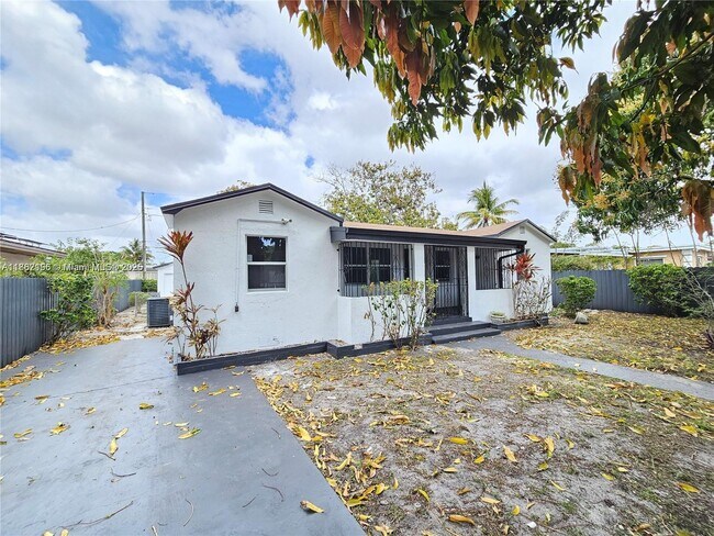 Building Photo - 11712 NW 3rd Ave Rental