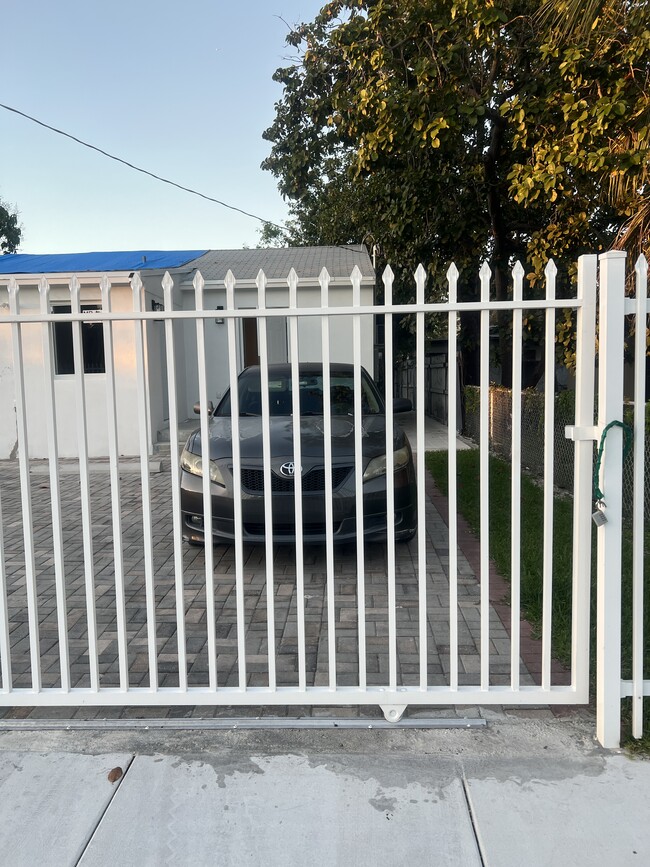 Photo - 2331 NW 64th St Unit 1