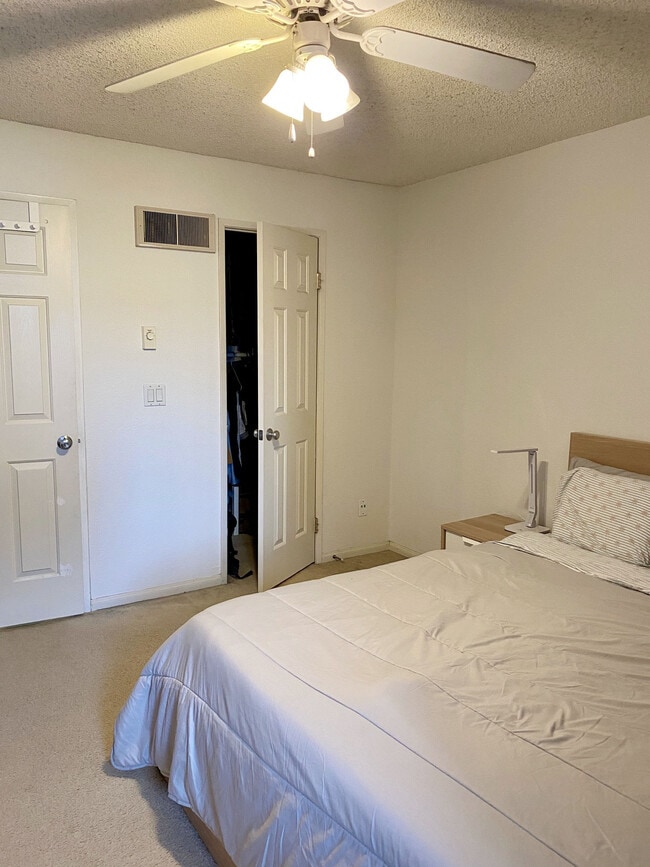 Photo - 3520 Lebon Dr Unit 5303