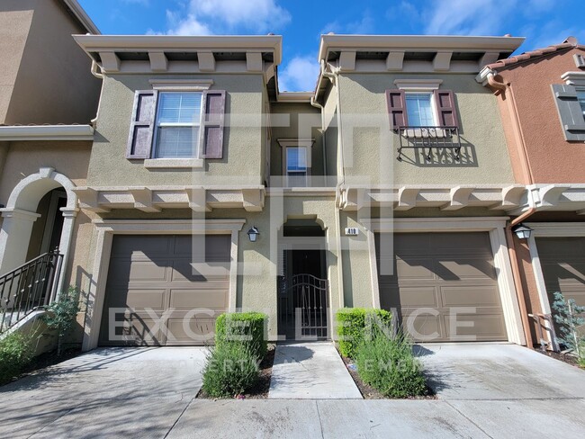 Building Photo - Spacious 3/2.5 Located In Communication Hills, With Two 1 Car Garages, W/D & Large Master Retreat